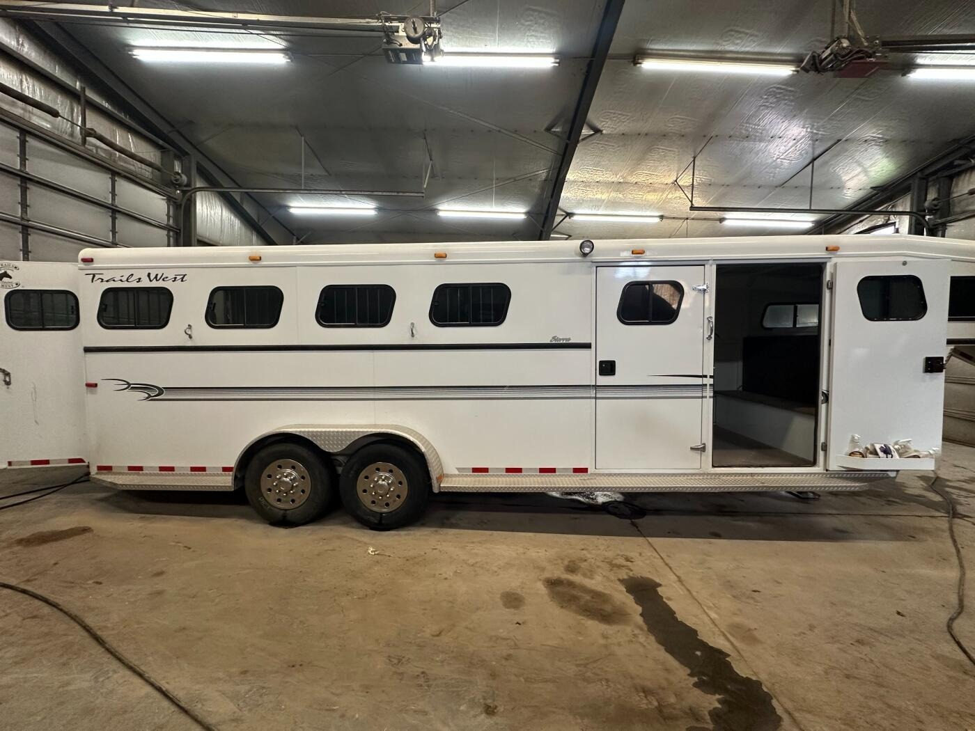 Horse trailer rental in Sugar City, Idaho — 30ft two-stall horse trailer